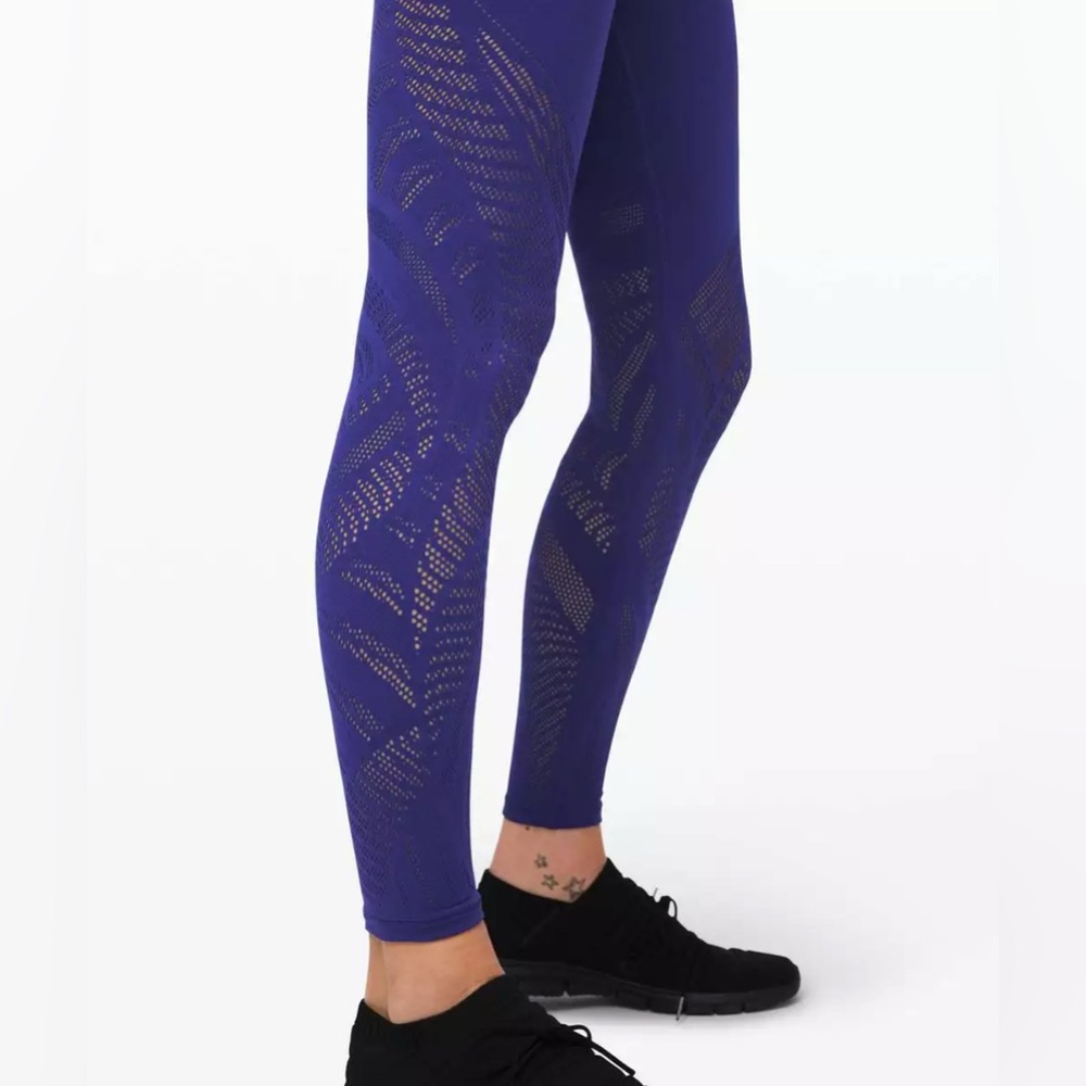 NWT Rare Sexy Stretchy Size 4 Lululemon Reveal Tight 26” Aurora Larkspur Tight